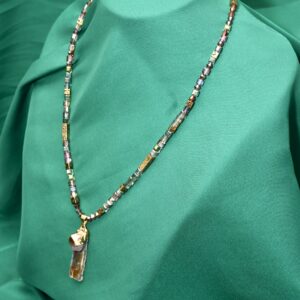 Unikatna energetska ogrlica od hematita u pozlati sa kijanitom i ametistom | energetska zaštita