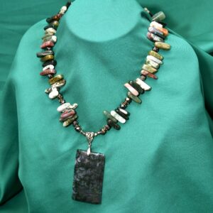 Unikatna ogrlica sa indijskim ahatom i priveskom od mahovinastog ahata | Energetska zaštita